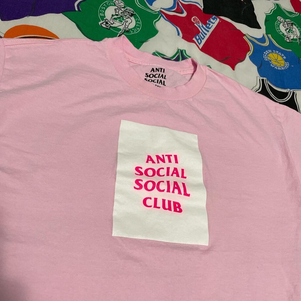 Streetwear Anti Social Social Club Pink Tee - Picture 3 of 4